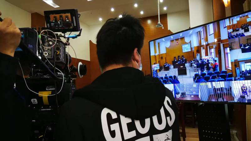 AI生成VS人工创意——合作市广告片拍摄公司的技术浪漫主义实践